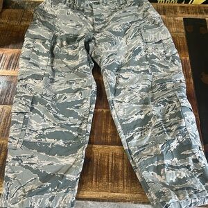US Air Force USAF Mens Utility Digital Camo Trousers Green